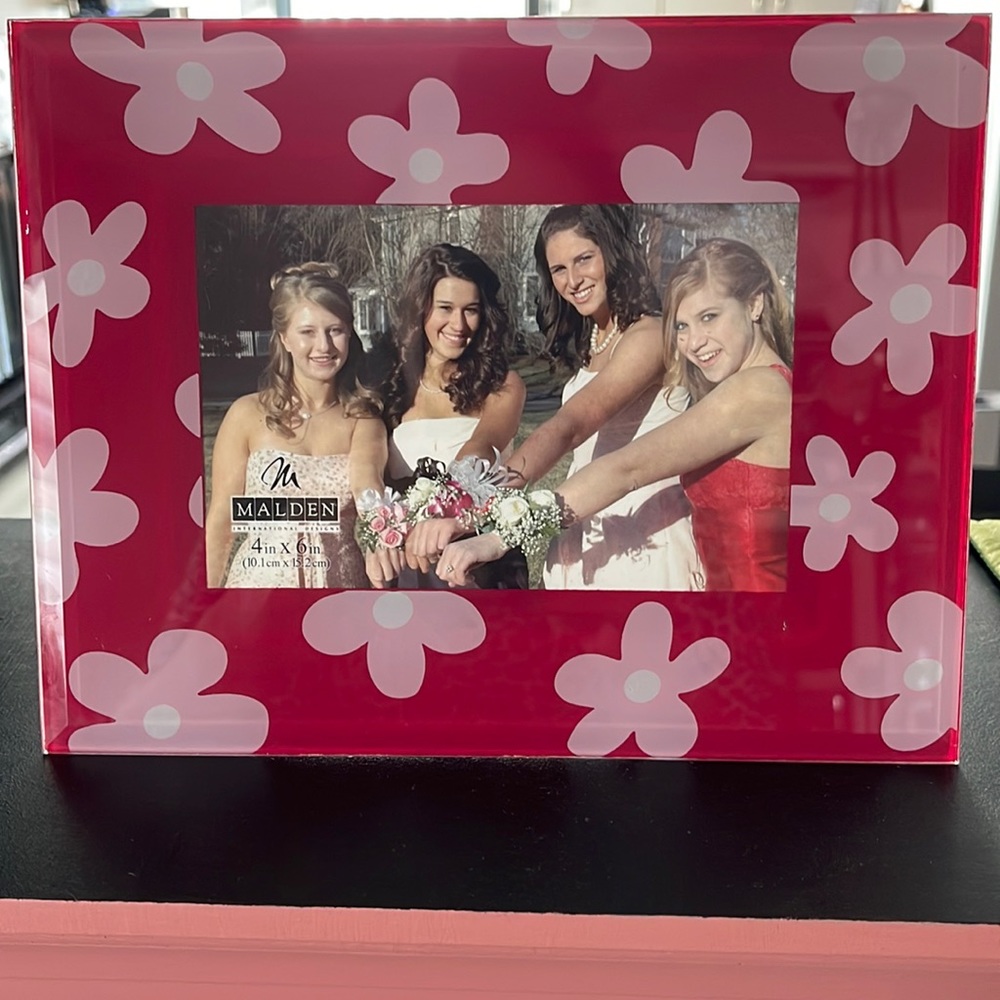 Pink floral 4 x 6 picture frame